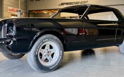 Ford Mustang coupé 1965 en cours de restauration